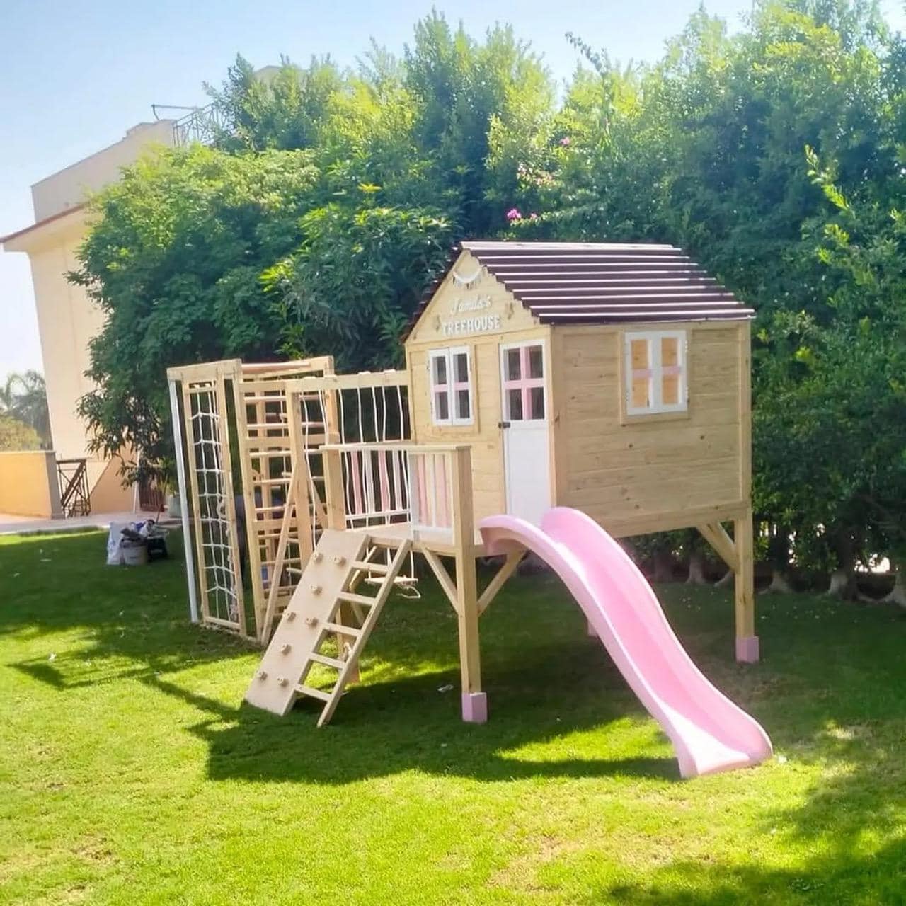 Wooden Playhouse with Slide and Swings, Outdoor Kids Playground, Pine Treehouse for Backyard Fun